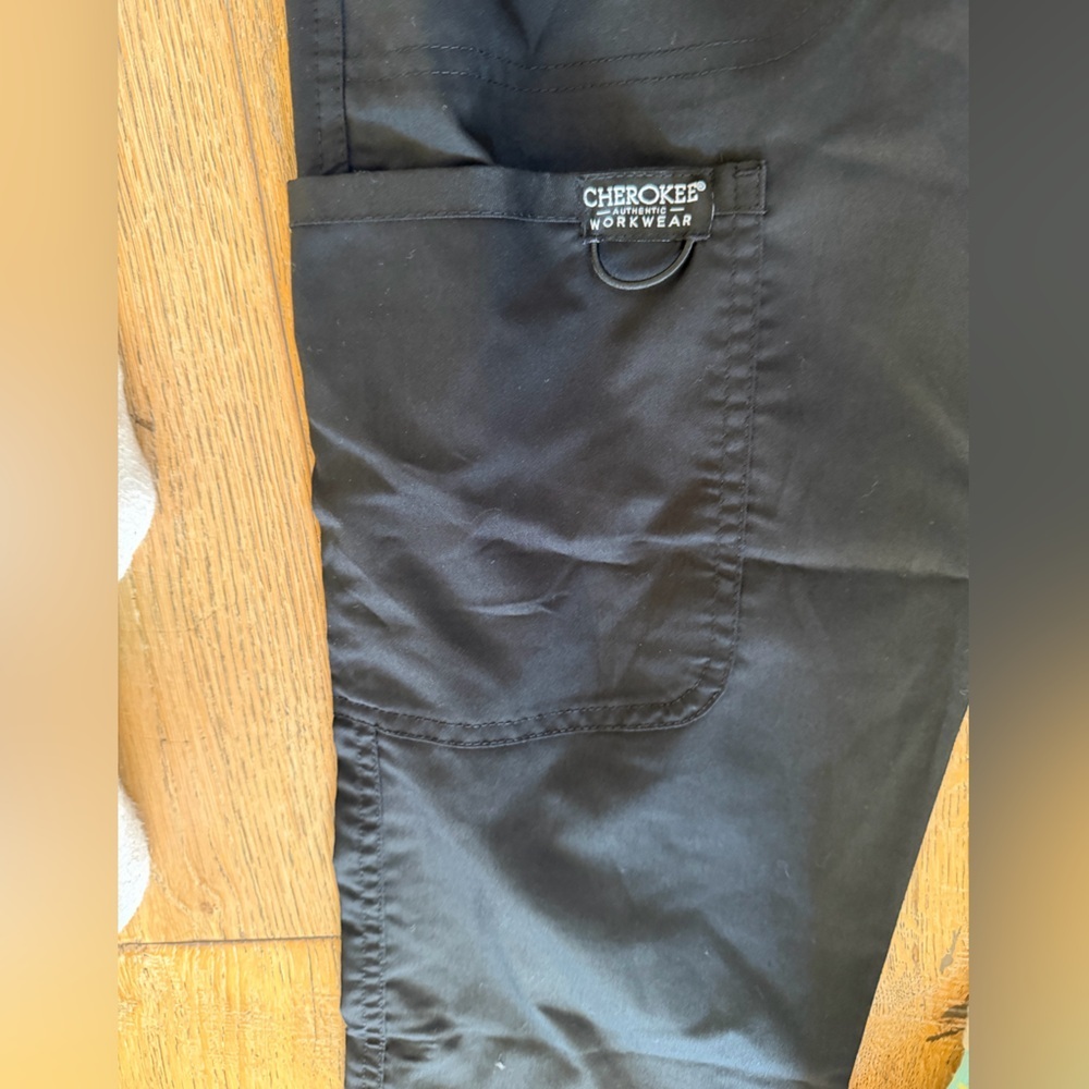 Woman’s Cherokee scrub pants petite size Xs - Picture 2 of 4